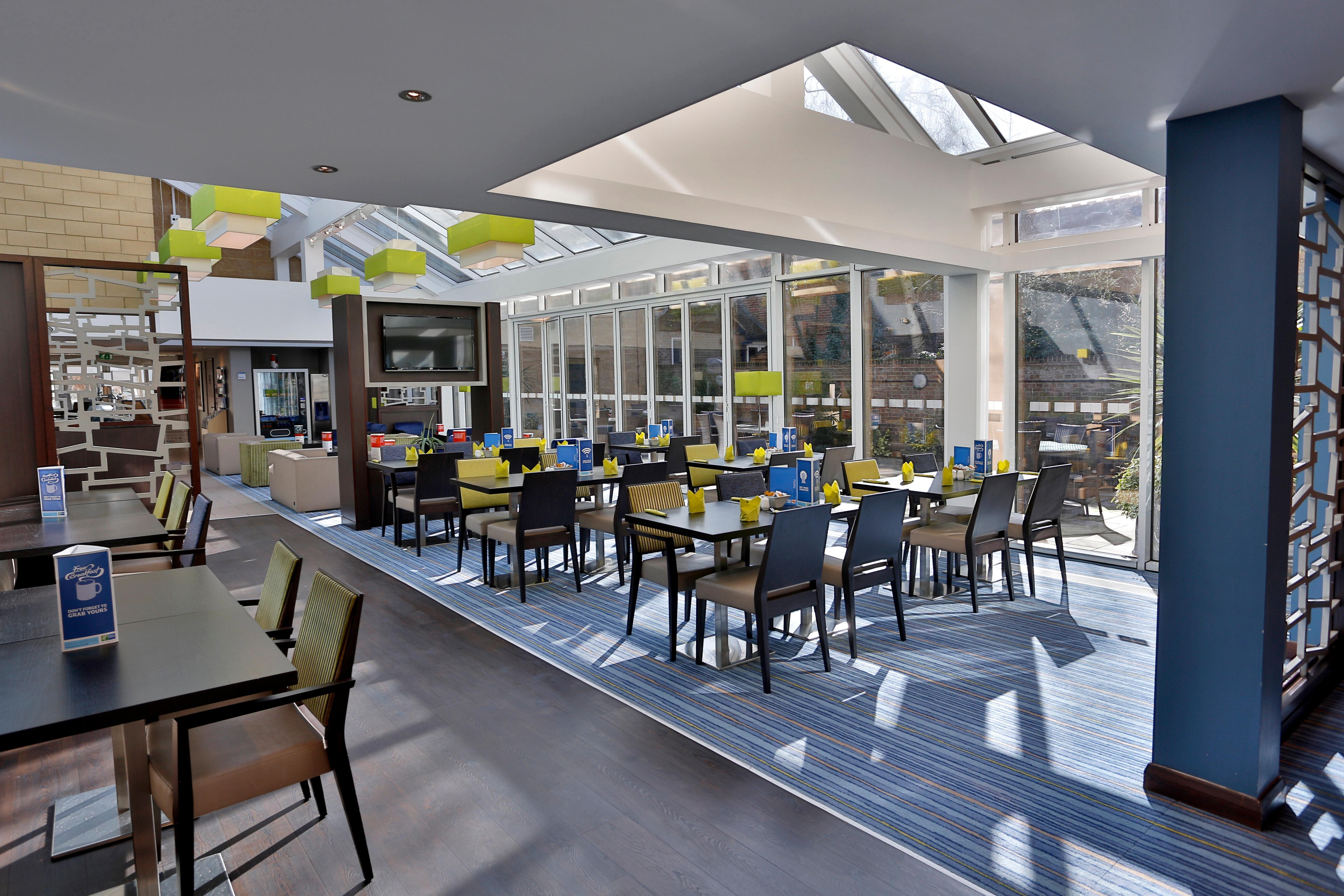 Holiday Inn Express Windsor By Ihg Exteriér fotografie