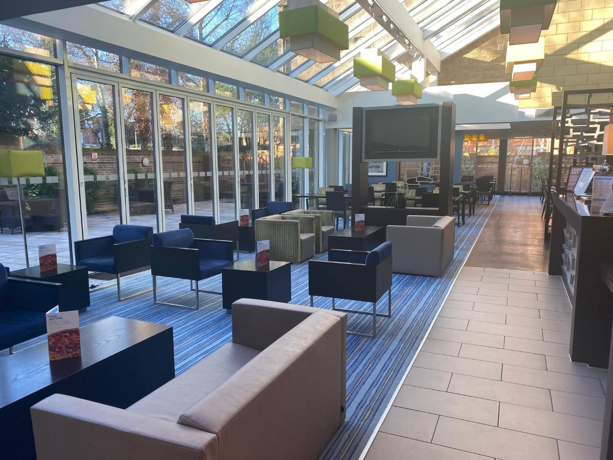 Holiday Inn Express Windsor By Ihg Exteriér fotografie