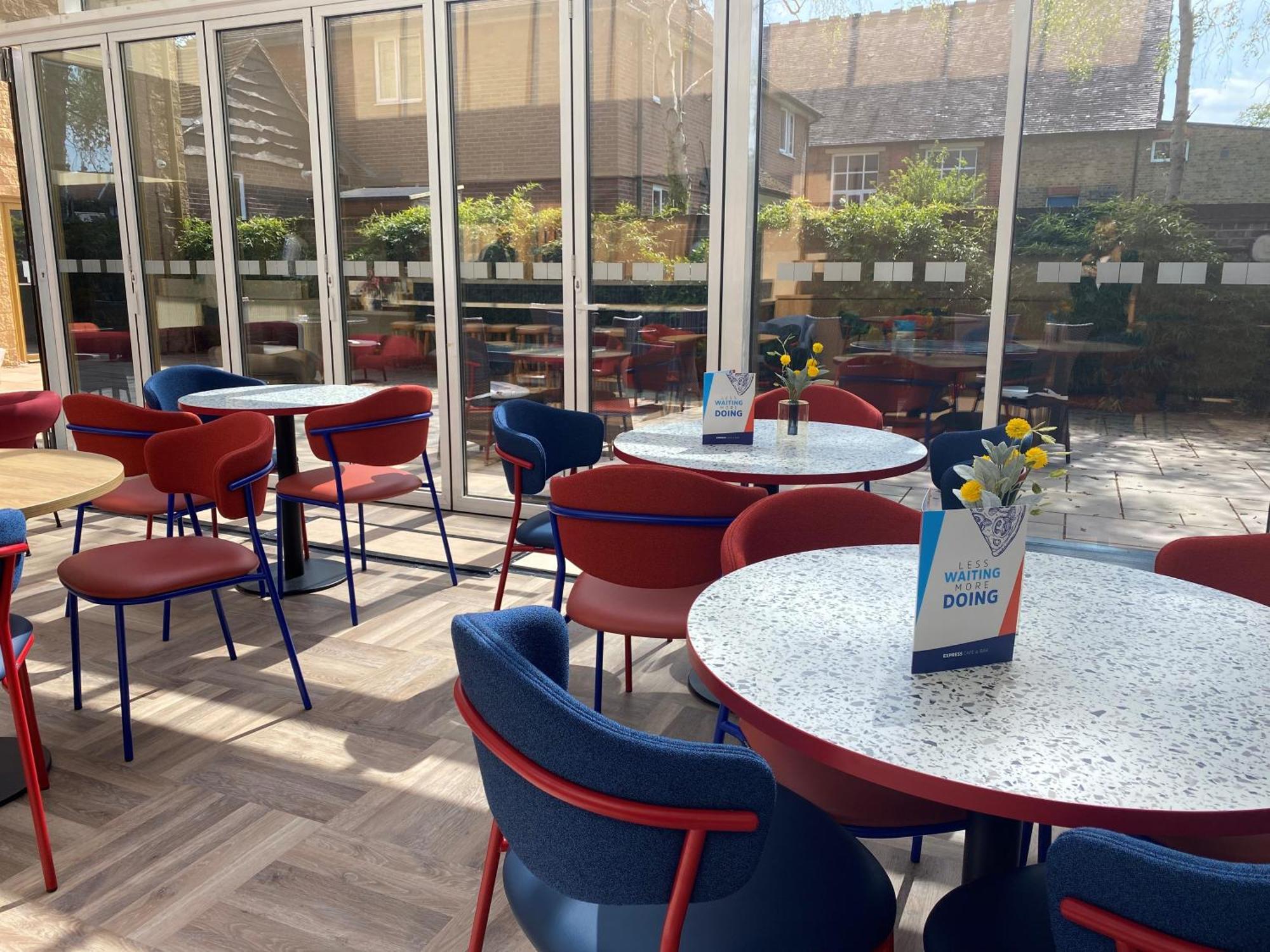 Holiday Inn Express Windsor By Ihg Exteriér fotografie