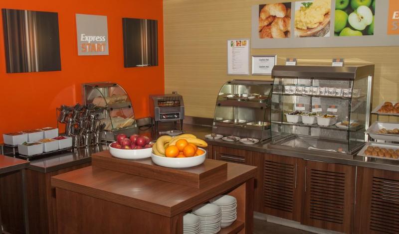 Holiday Inn Express Windsor By Ihg Exteriér fotografie